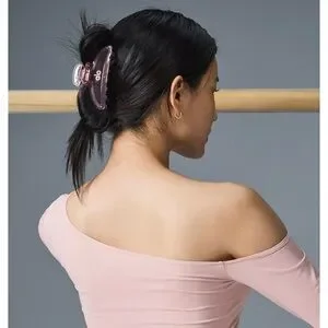 ヘアアクセサリー [Alo Yoga] Acrylic Illusion Claw Clip Acrylic Illusion Claw Clip - Clear Acetate/Chrome | ALO